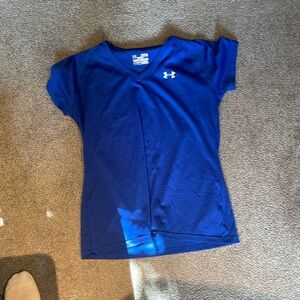 Under armour v neck tshirt in blue M